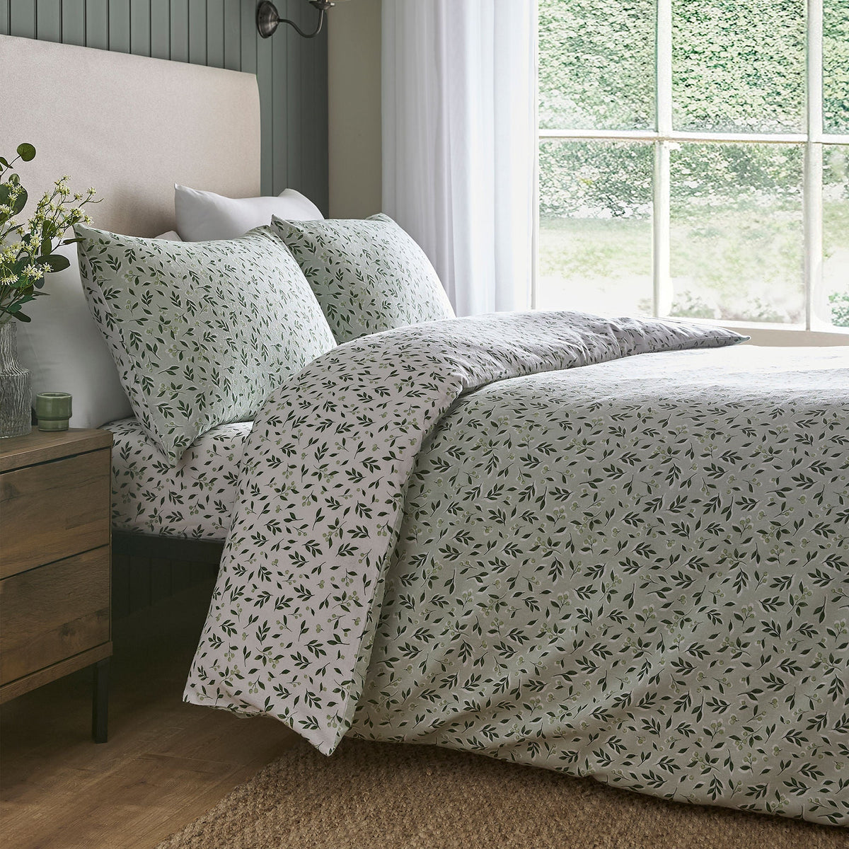 Falling Leaf 28cm Fitted Bed Sheet in White