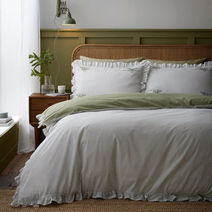 Frilled Embroidered Bow Stripe Duvet Cover Set in Green