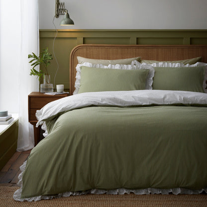 Frilled Embroidered Bow Stripe Duvet Cover Set in Green