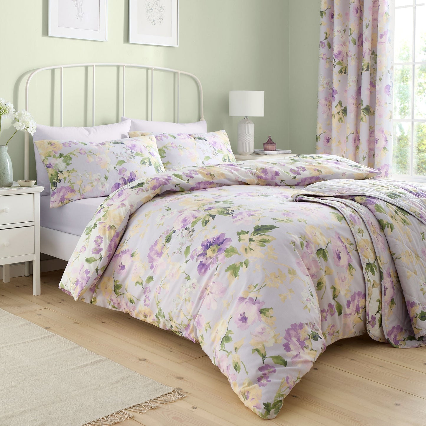 Flourette Bedspread in Lilac