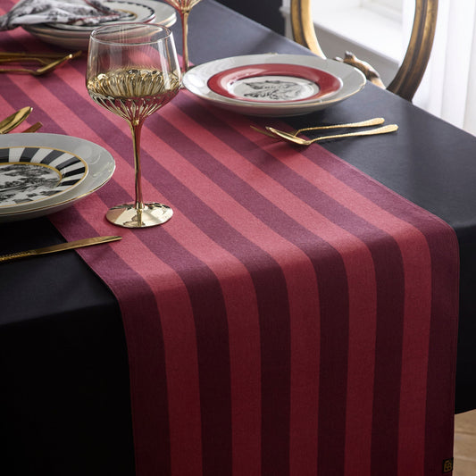 Festivo Table Runner in Red