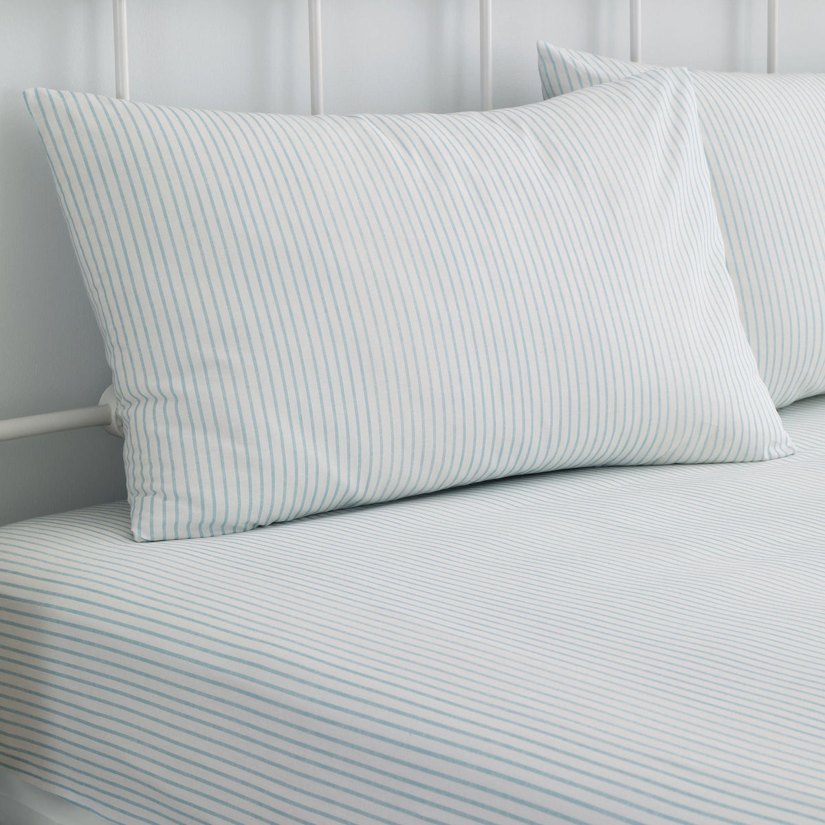 Finlay Stripe 28cm Deep Fitted Bed Sheet Set in Blue