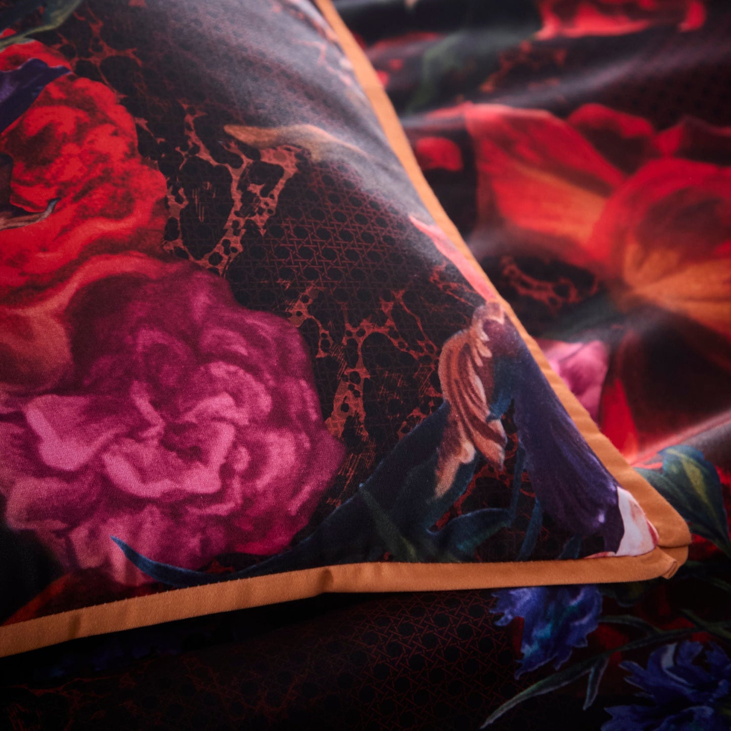 Grande Chintz Duvet Cover Set in Multi