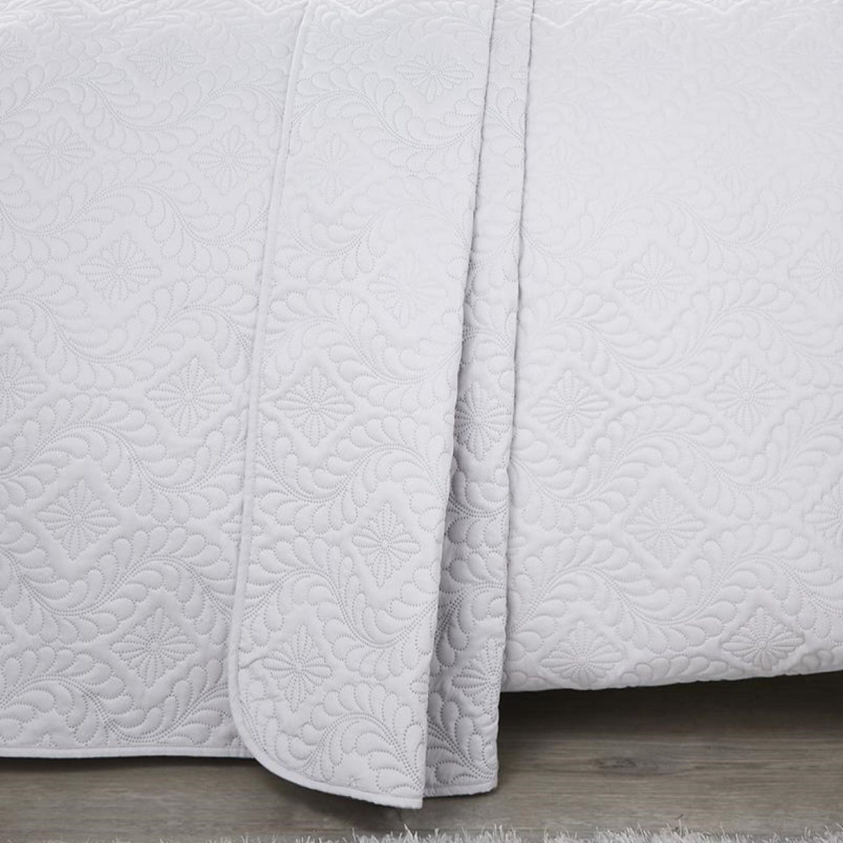 Gianna Bedspread in White