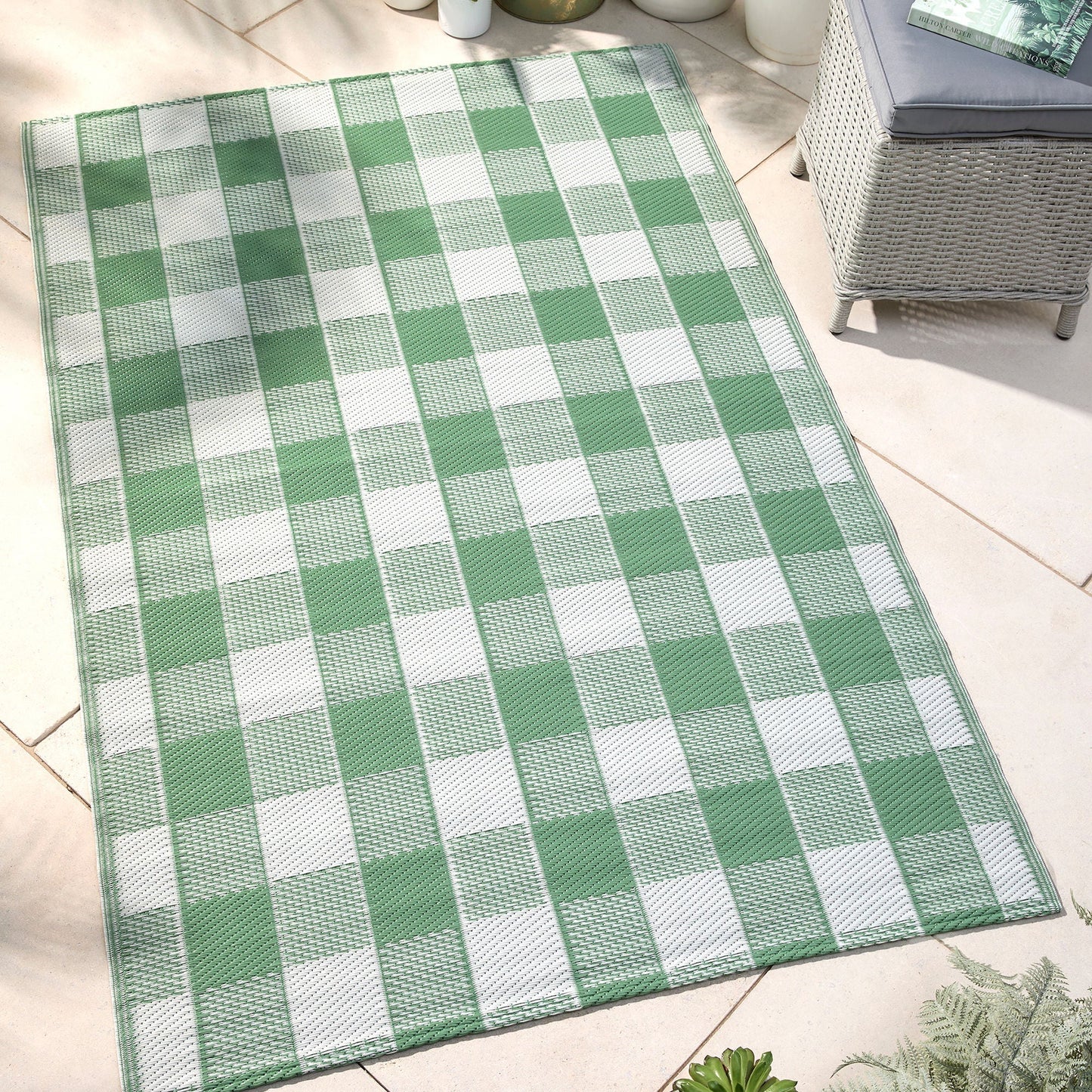 Gingham Outdoor Rug in Green