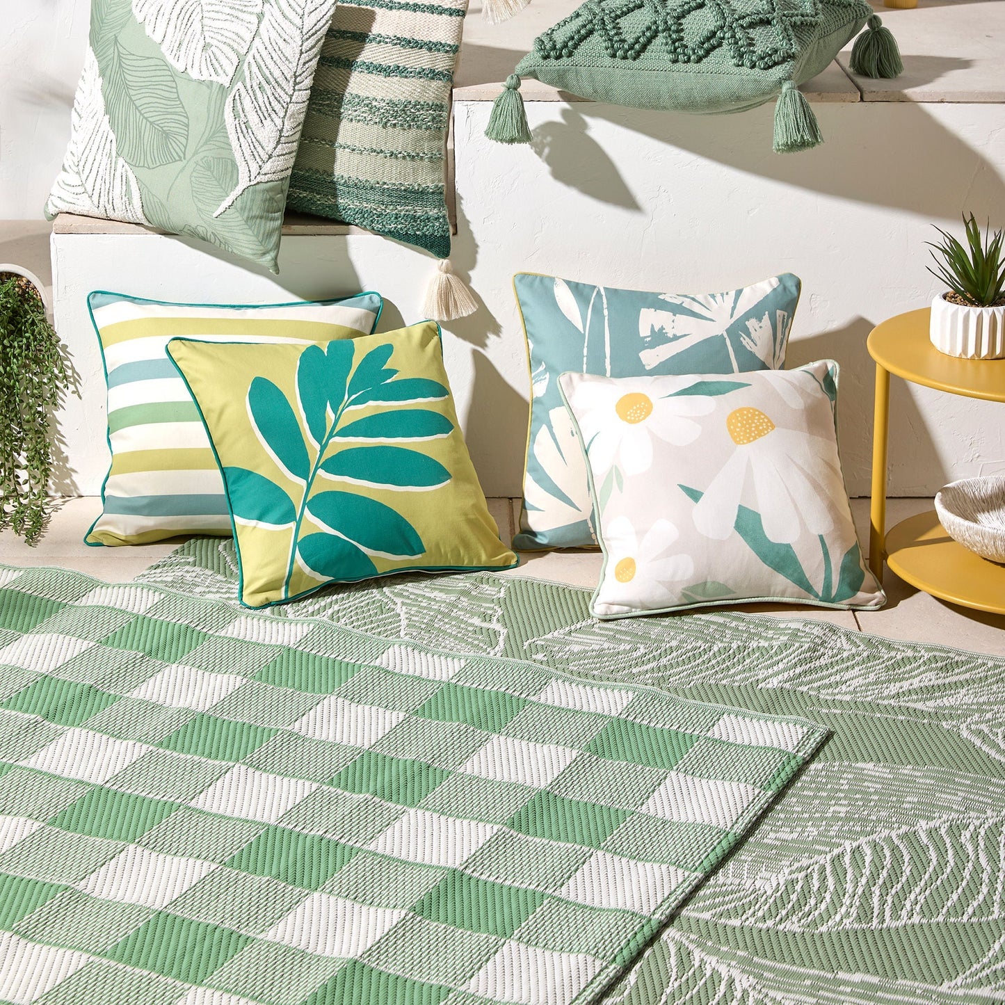 Gingham Outdoor Rug in Green