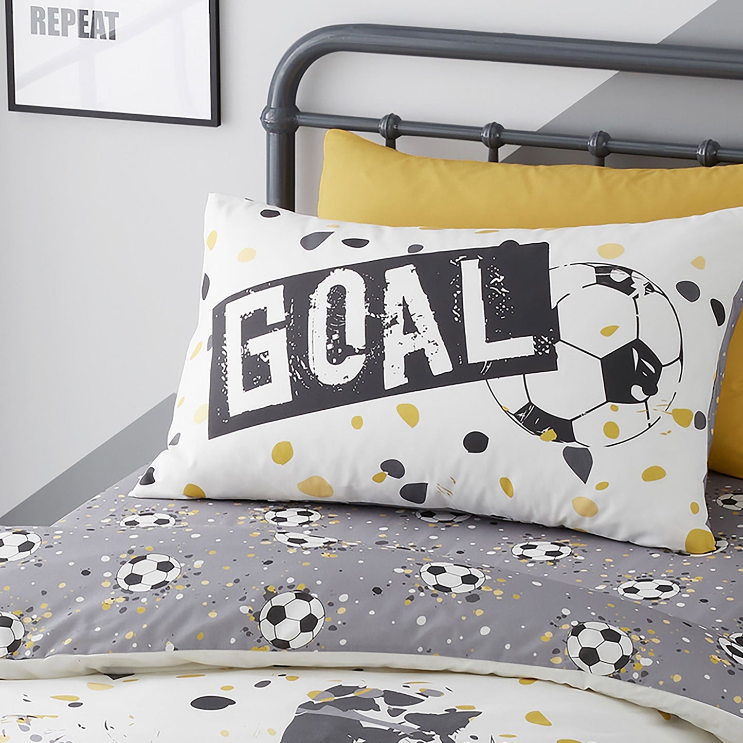 Goal Duvet Cover Set in Gold