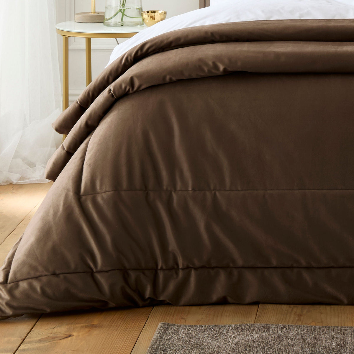Harlan Velvet Bedspread in Chocolate