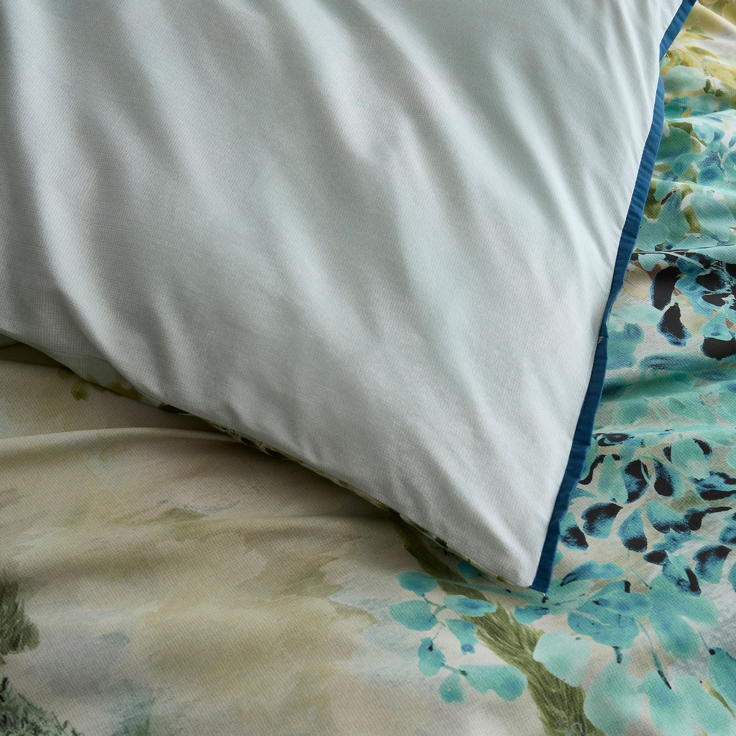 Hidden Garden Duvet Cover Set in Green