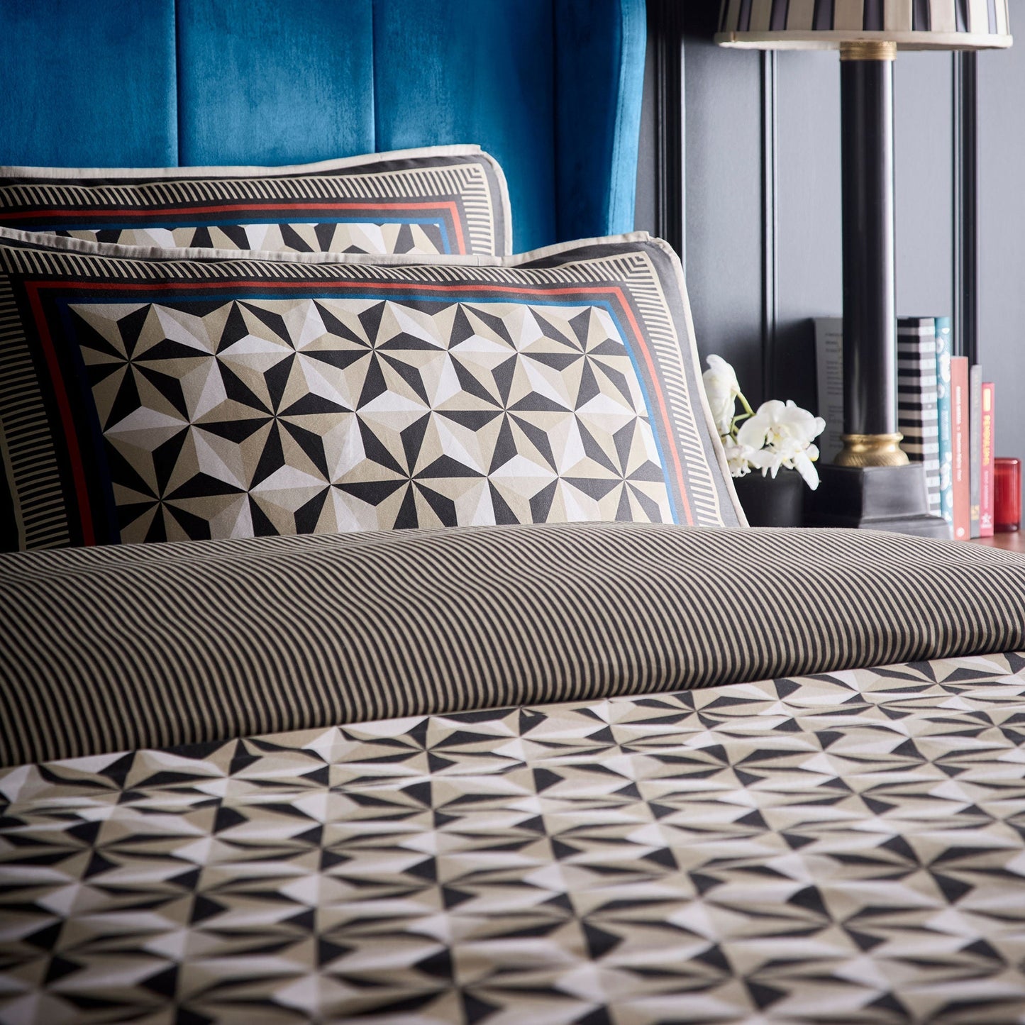 Hero Duvet Cover Set in Black