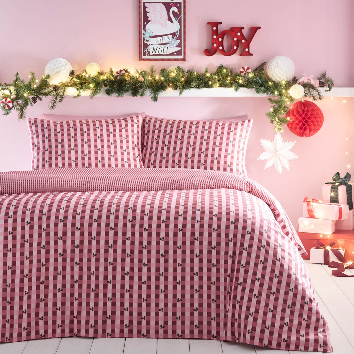 Holly Gingham Christmas Duvet Cover Set in Red