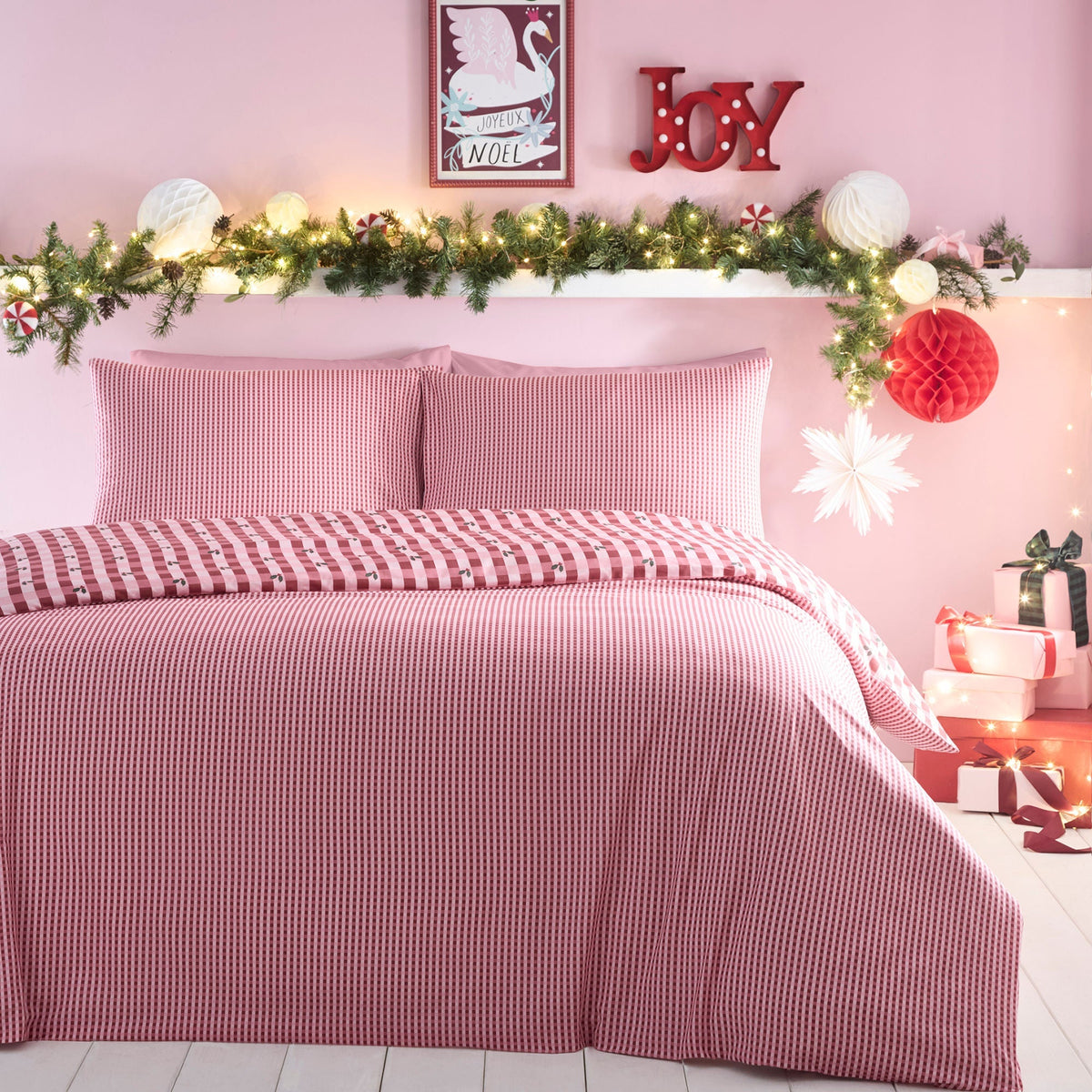 Holly Gingham Christmas Duvet Cover Set in Red