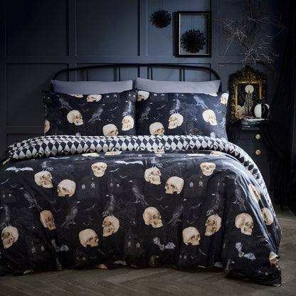 Gothic Skulls Halloween Duvet Cover Set in Black