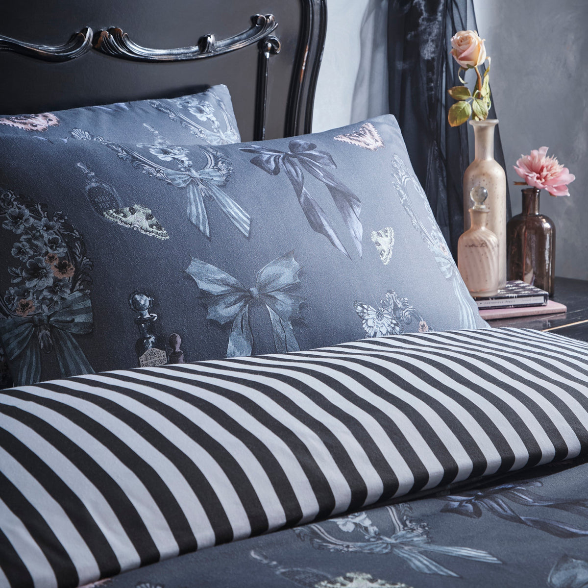 Bows Noir Halloween Duvet Cover Set in Grey