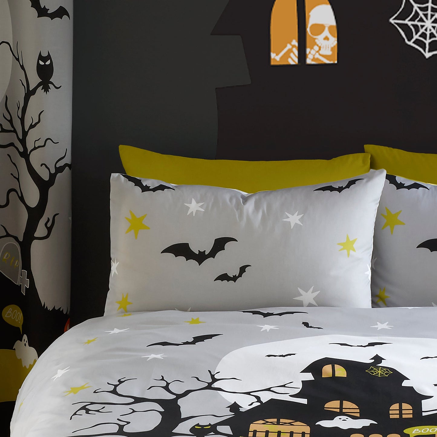 Haunted House Halloween Duvet Cover Set in Grey