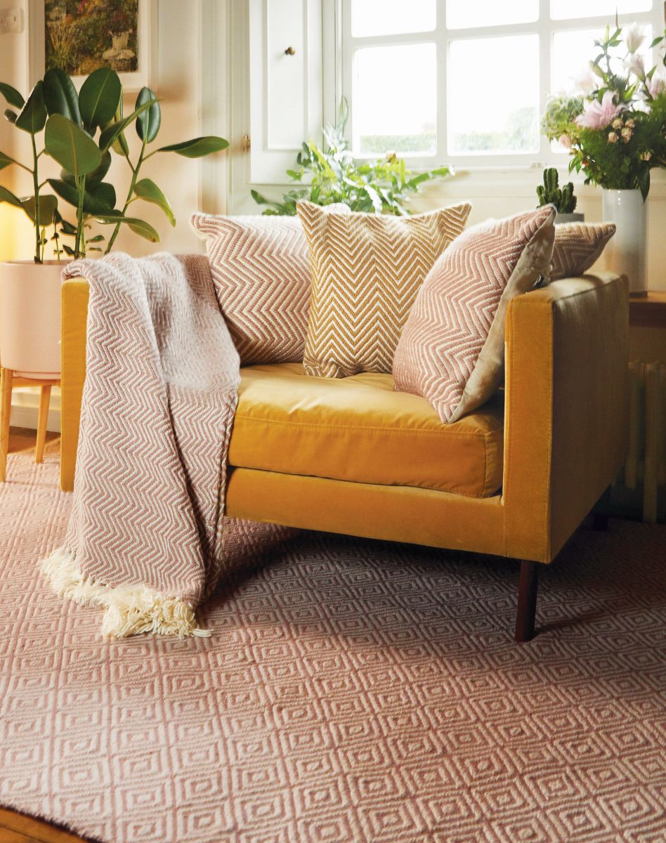 Hug Rug Woven Herringbone Throw Rose