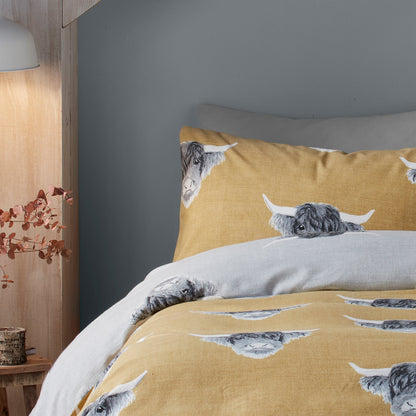 Highland Cow Duvet Cover Set in Ochre