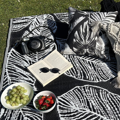 Matteo Outdoor Rug in Black
