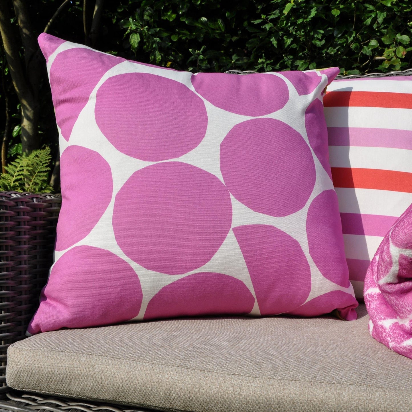 Ingo Outdoor Cushion in Pink/Green