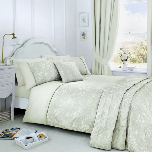 Jasmine Duvet Cover Set in Green