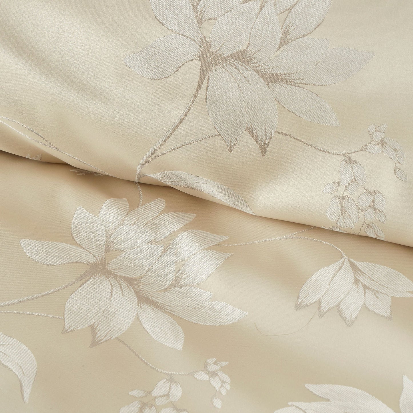 Lilly Floral Jacquard Duvet Cover Set in Champagne