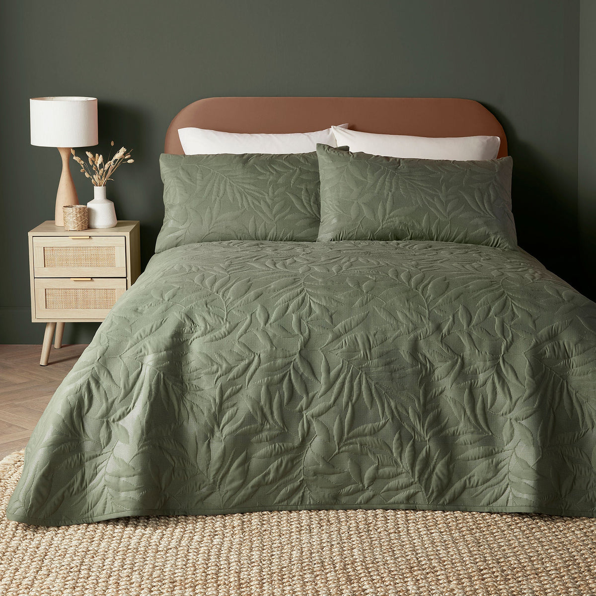 Luana Bedspread in Dark Green