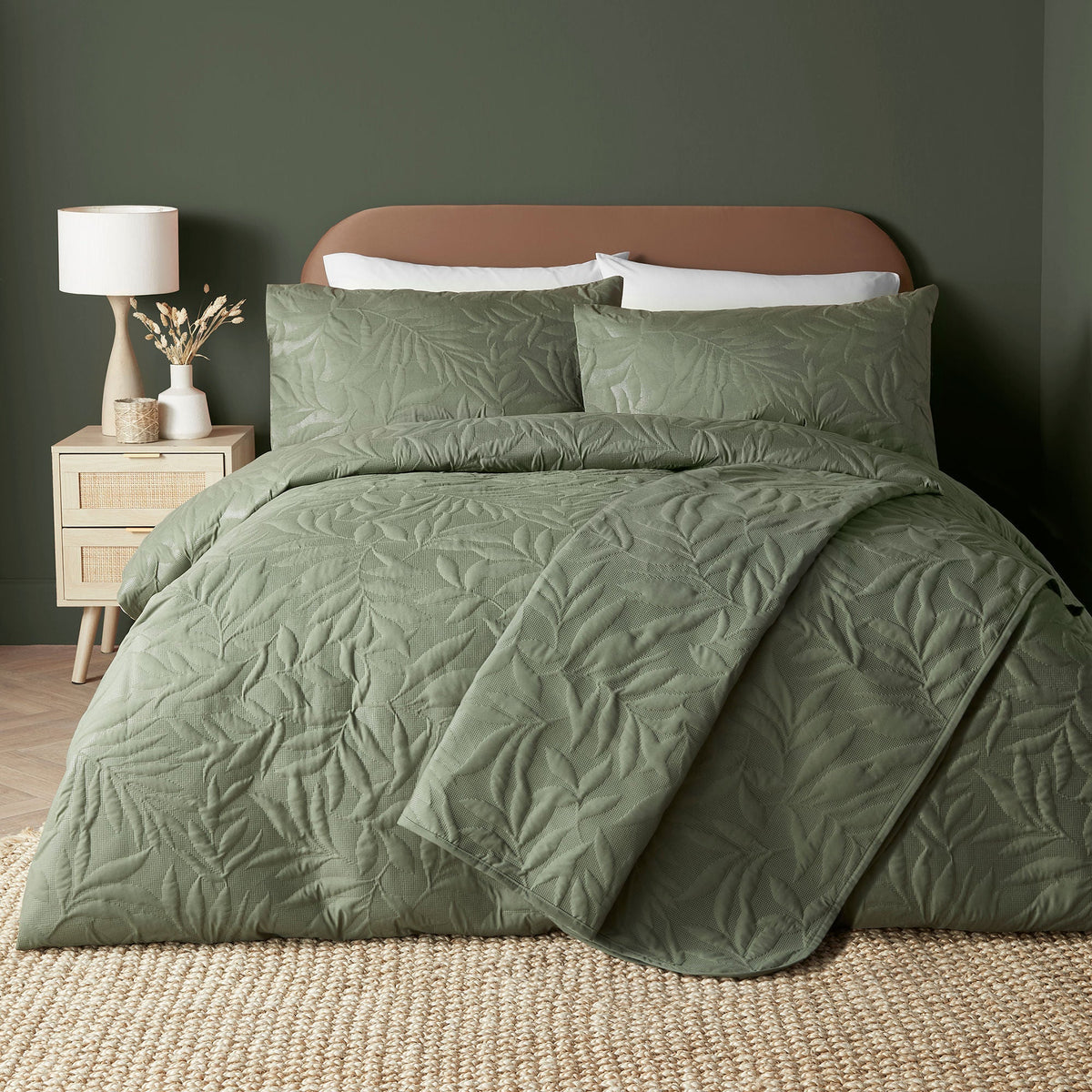 Luana Bedspread in Dark Green