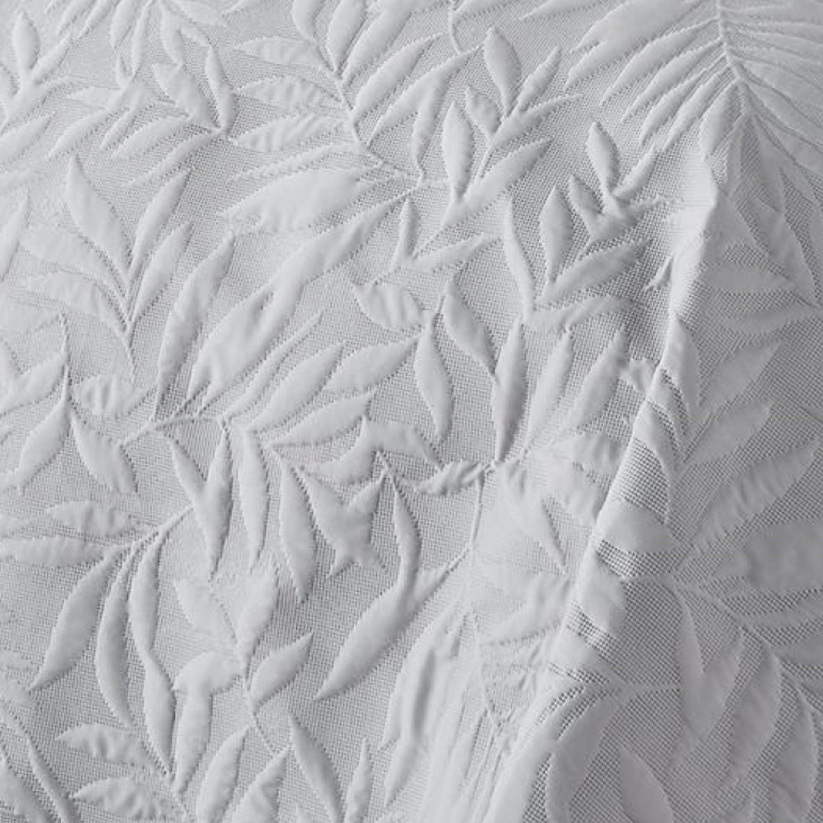 Luana Bedspread in Silver