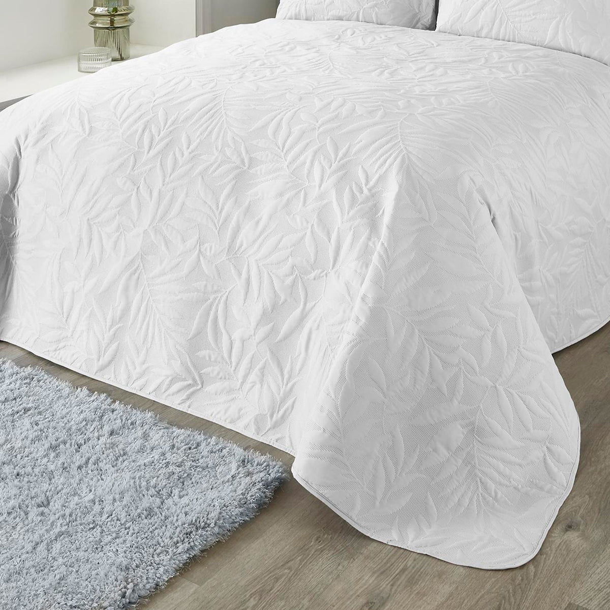 Luana Bedspread in White