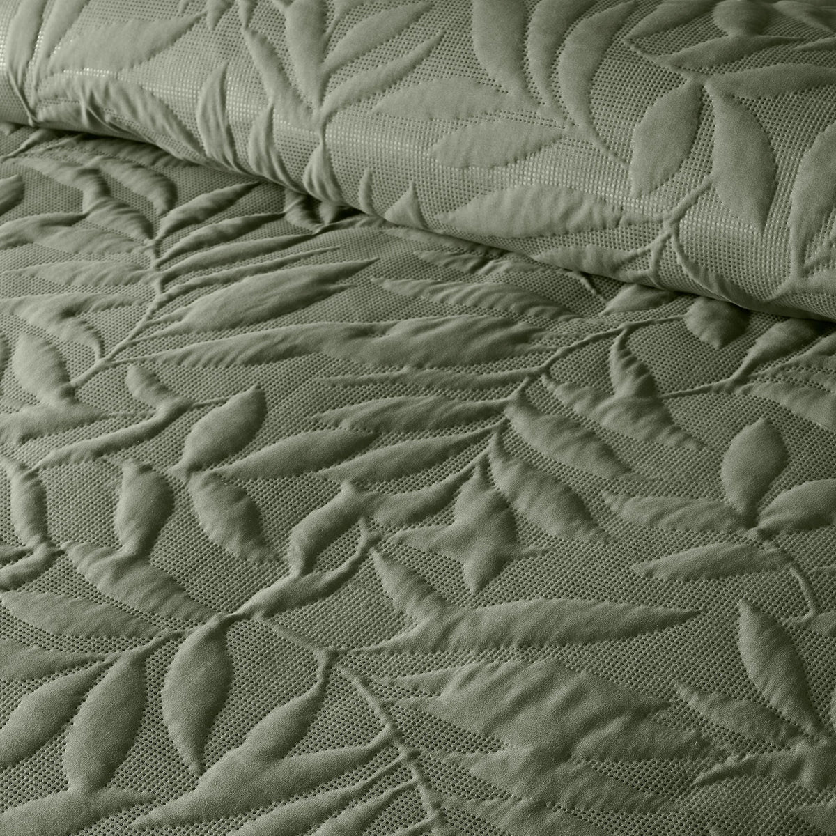 Luana Duvet Cover Set in Dark Green