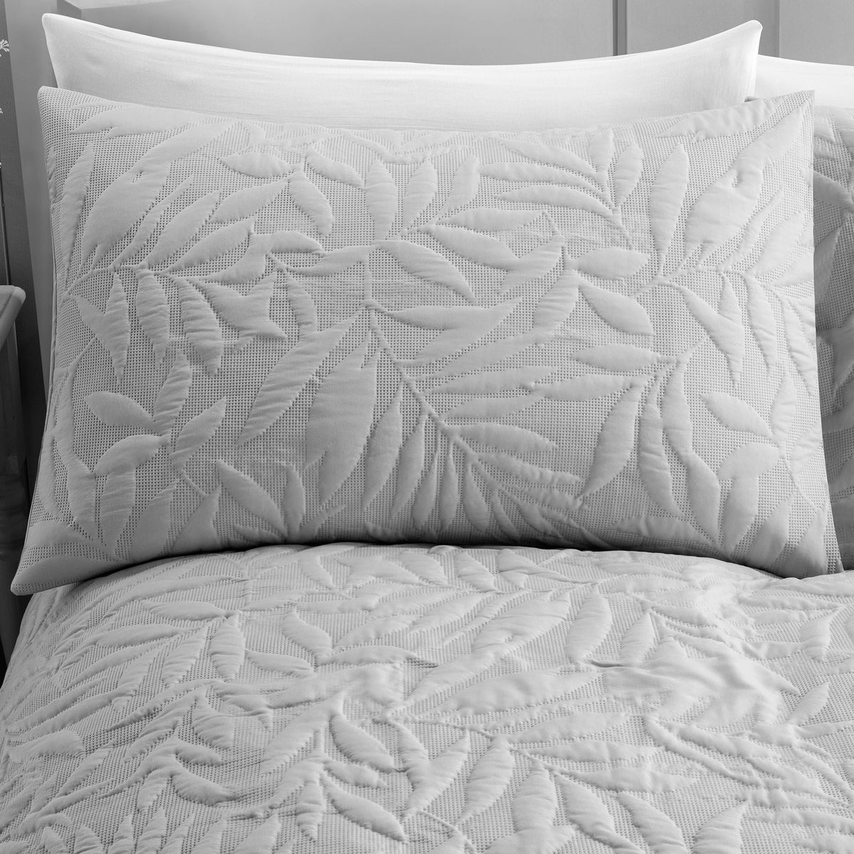 Luana Duvet Cover Set in Silver