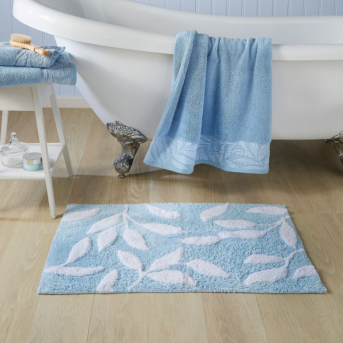 Lacie Towels in Blue