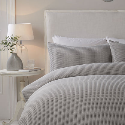 Lindly Duvet Cover Set in Silver