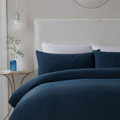 Lindly Duvet Cover Set in Navy