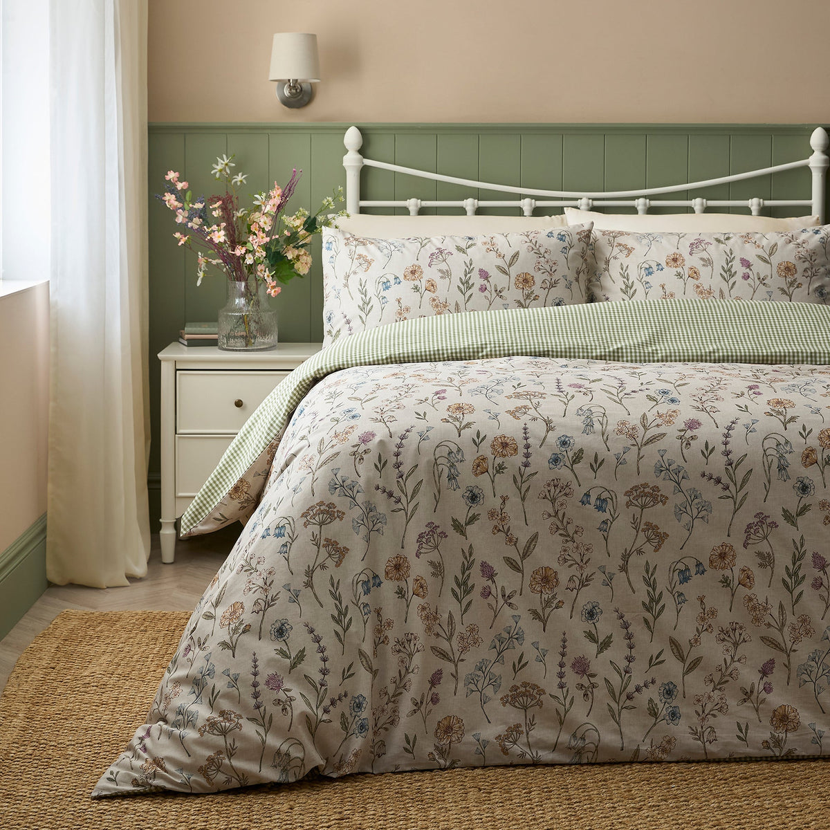 Meadow Floral Duvet Cover Set in Multi