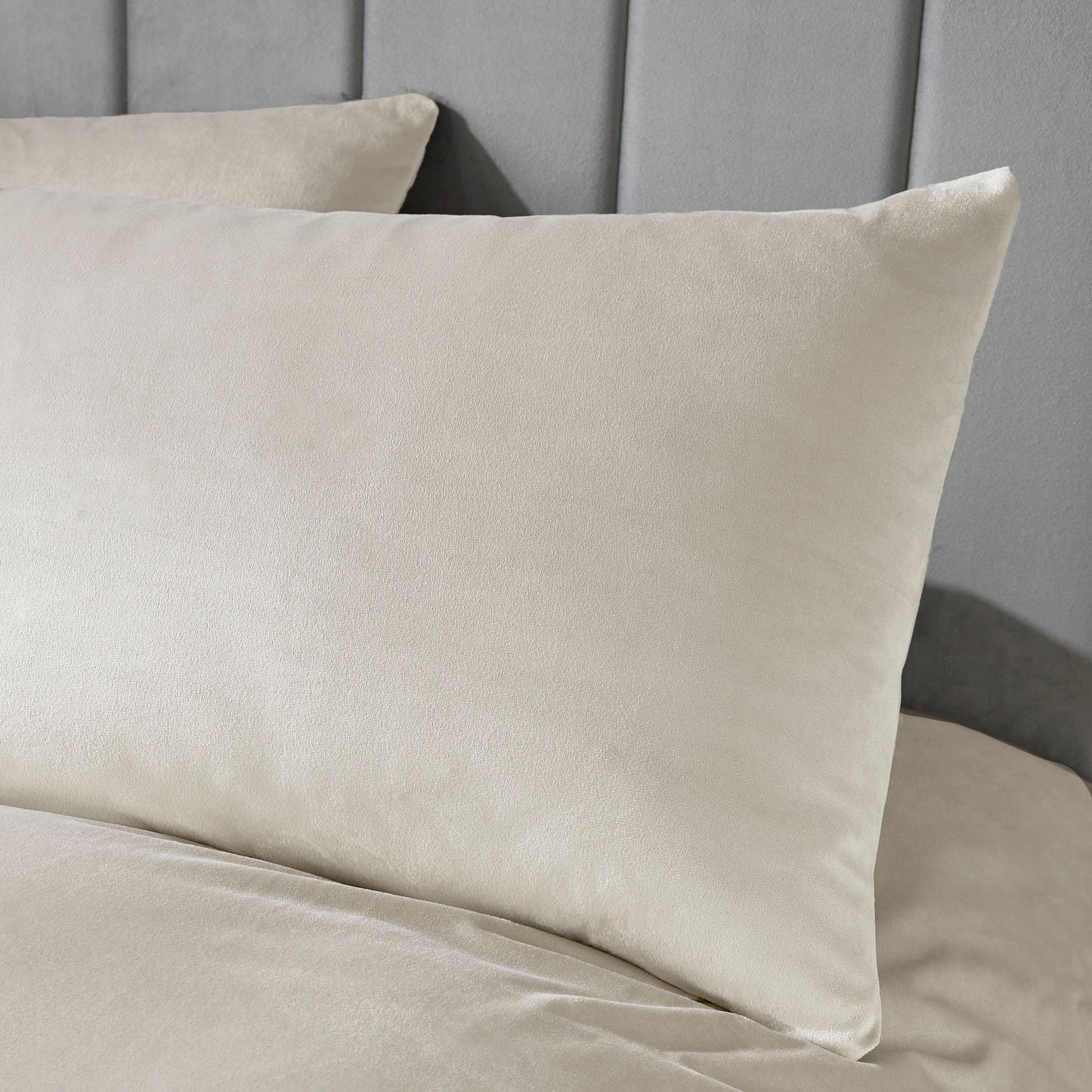 Montrose Duvet Cover Set in Ivory
