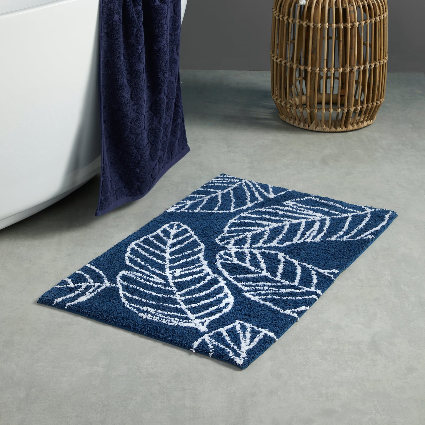 Matteo Bath Mat in Navy