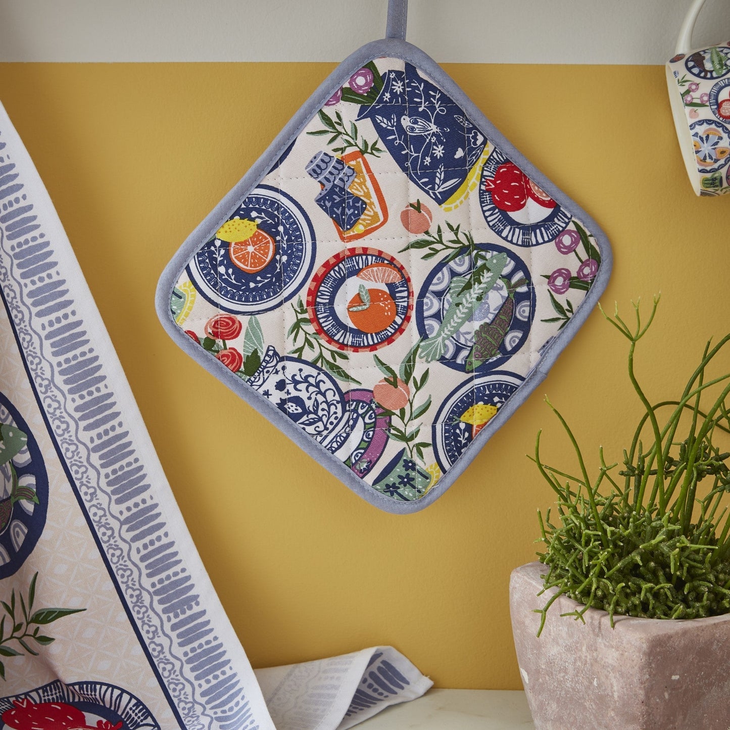 Mediterranean Plates Pot Mat