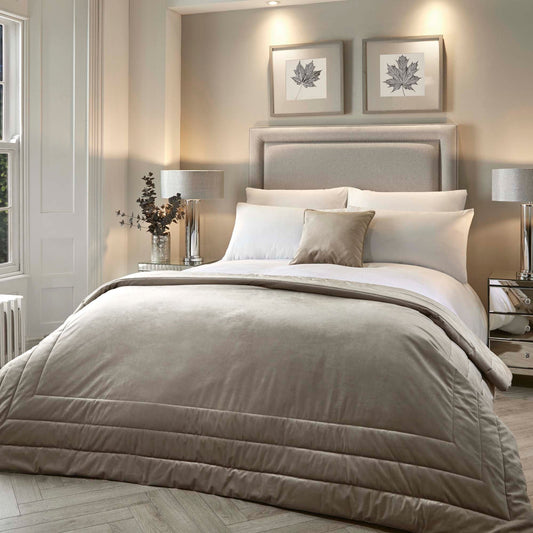 Melanie Bedspread in Linen