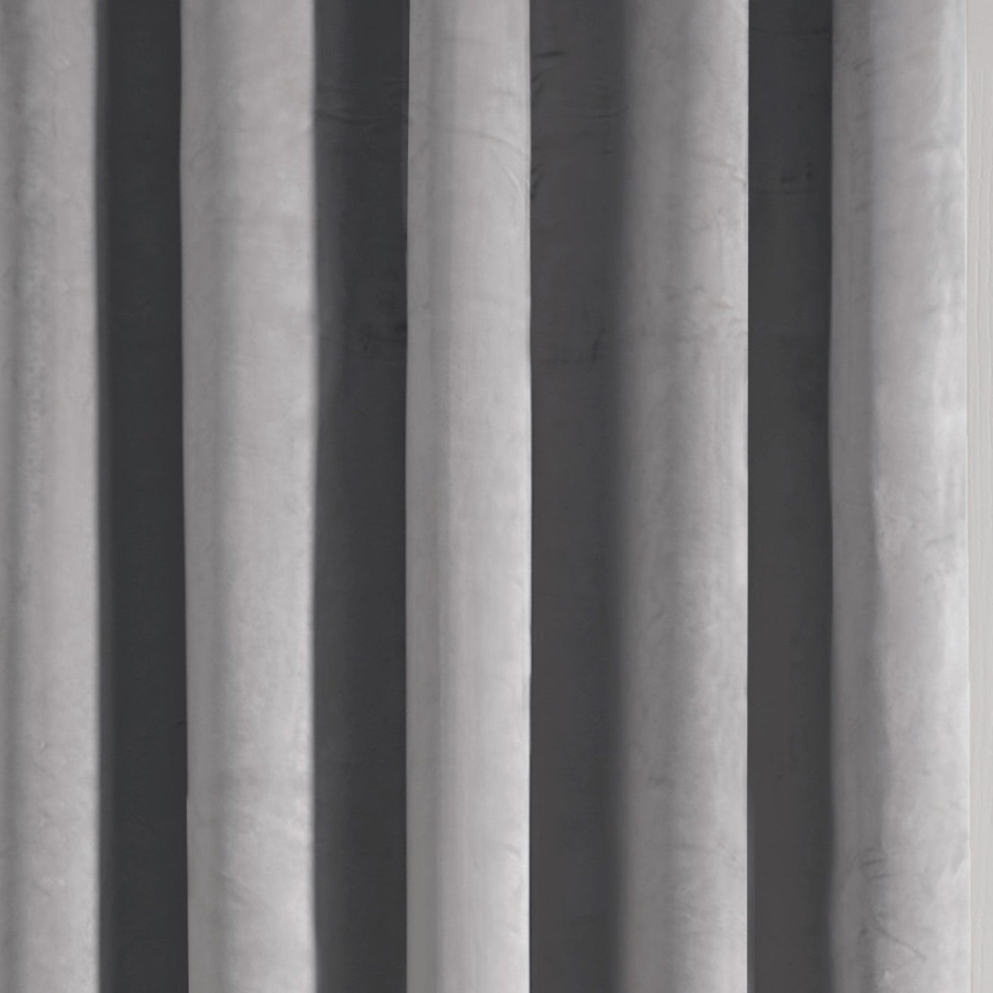 Montrose Eyelet Single Panel Door Curtain in Silver