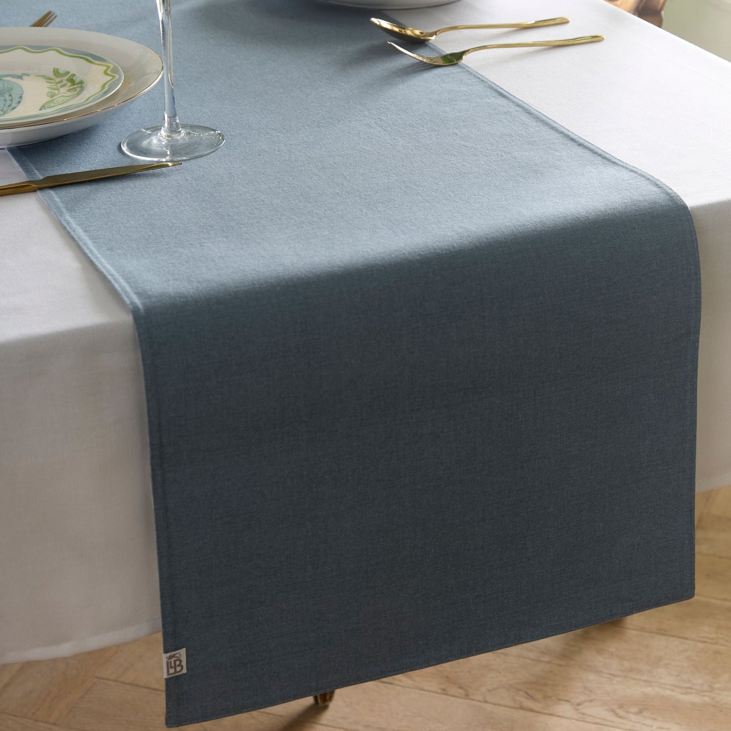 Palm Court Table Runner in Green
