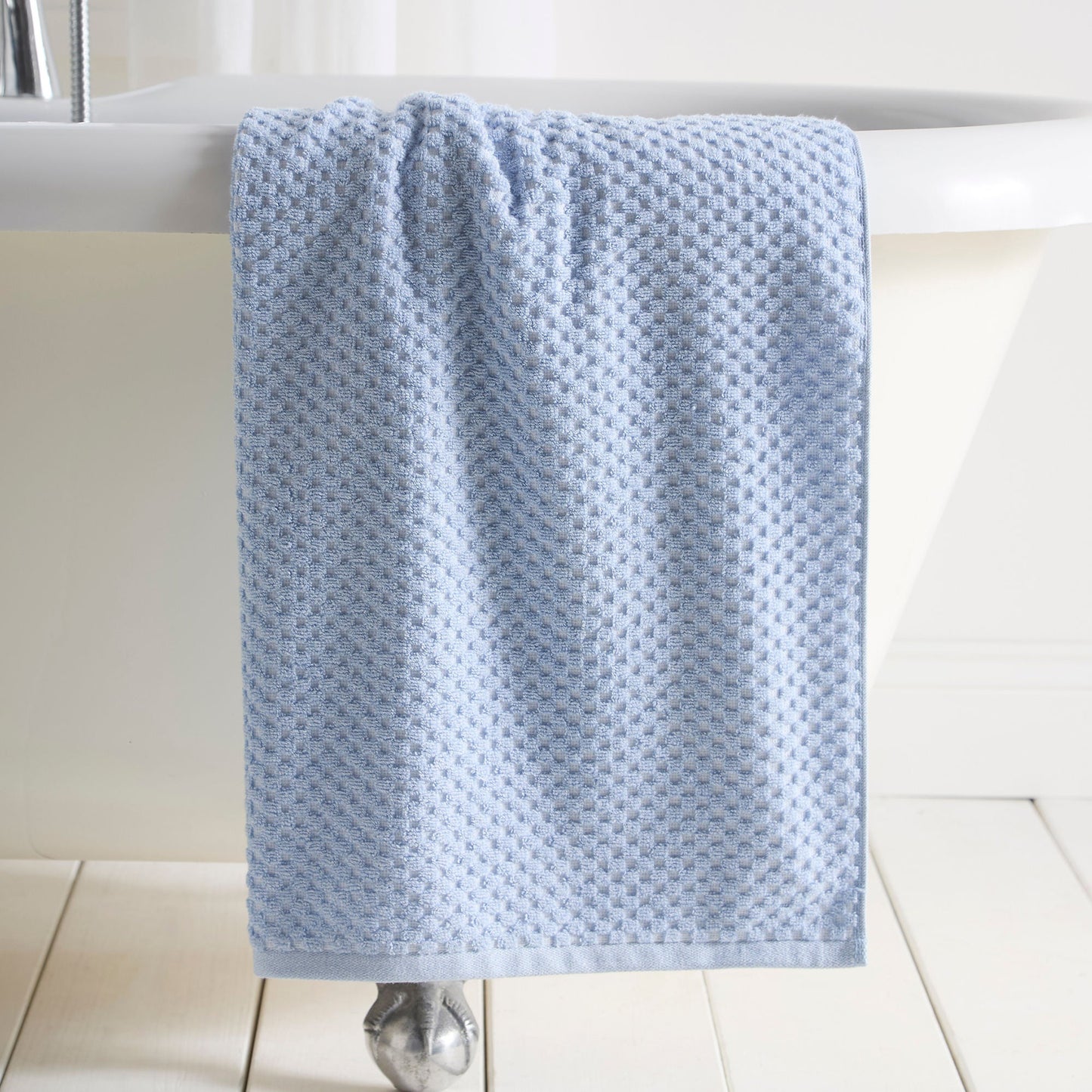 Popcorn Check Towels in Blue - Hand Towel