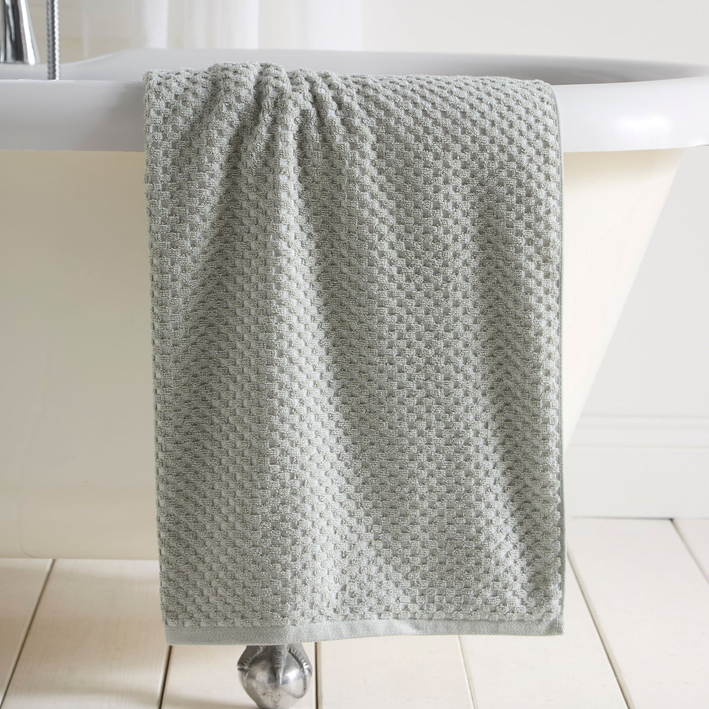 Popcorn Check Towels in Green - Hand Towel