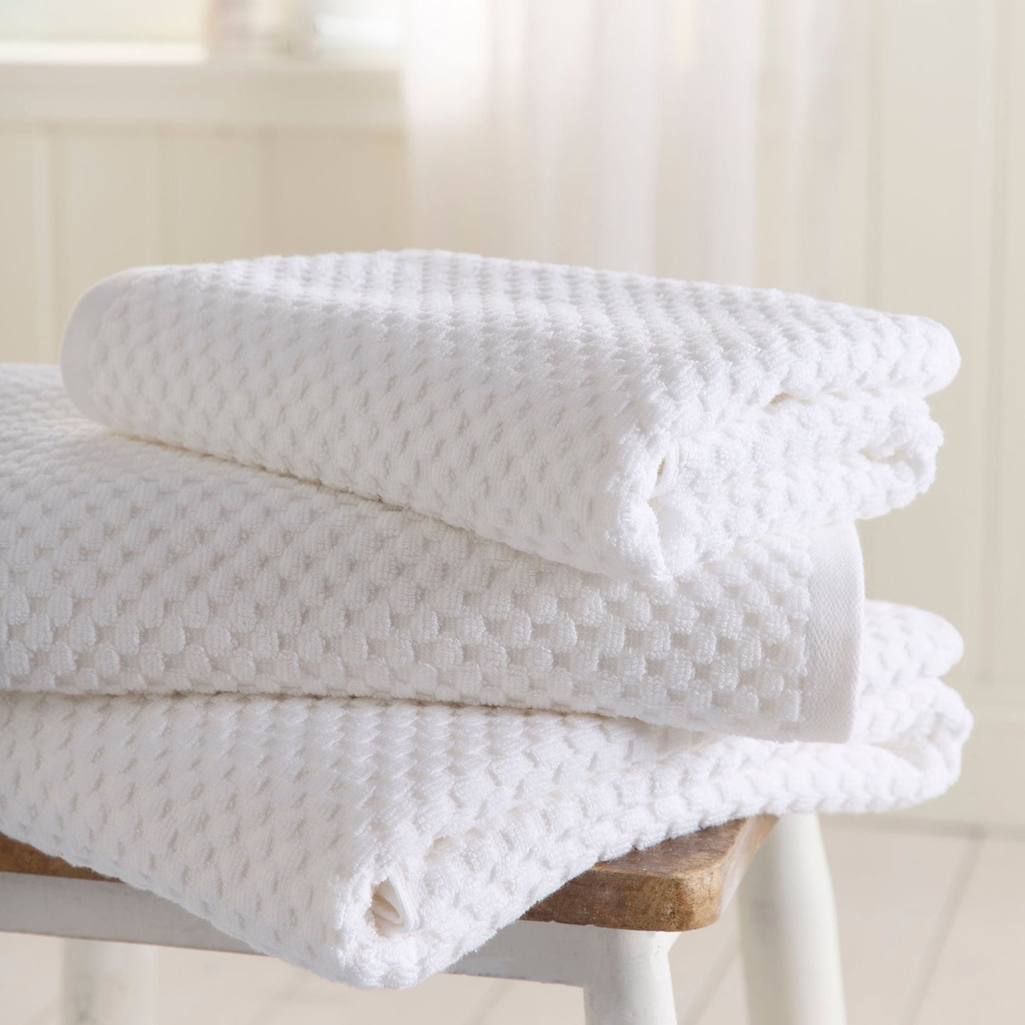Popcorn Check Towels in White - Hand Towel