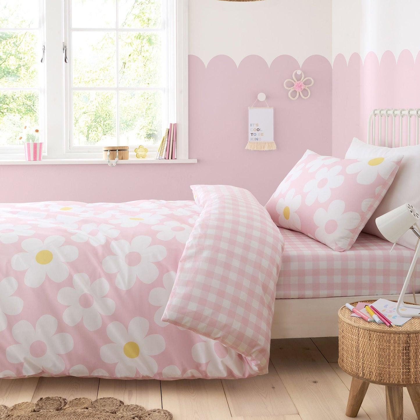 Retro Daisy Deep Fitted Bed Sheet in Pink