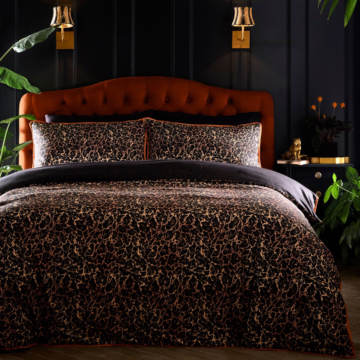 Roxy Leopard Print Duvet Cover Set in Black