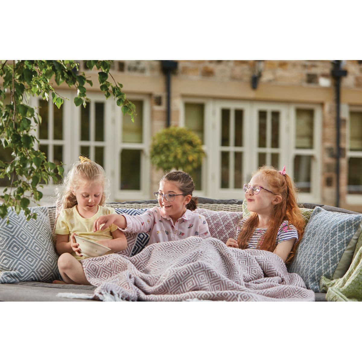 Hug Rug Woven Diamond Throw Rose