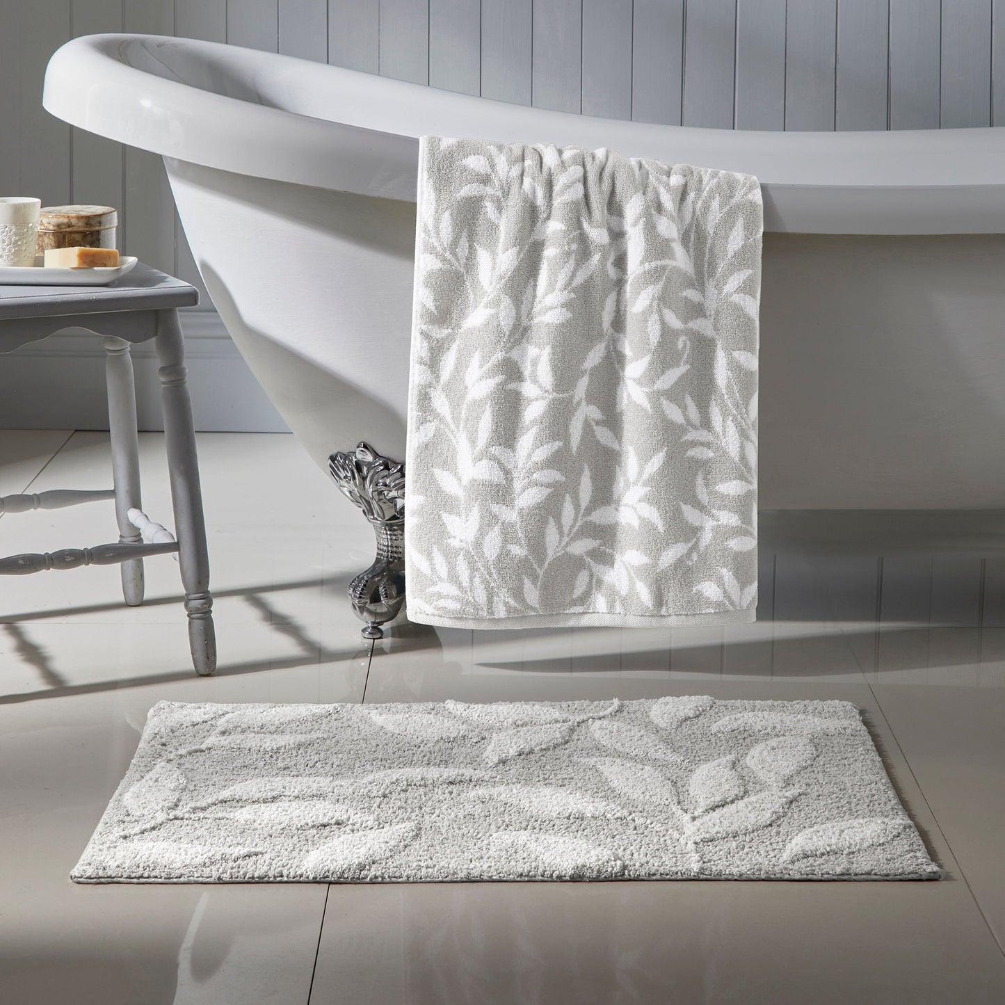 Sandringham Bath Mat in Grey