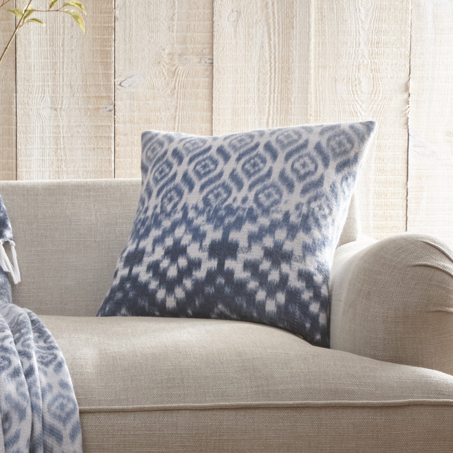 Sakari Cushion in Blue 43 x 43cm - Filled Cushion