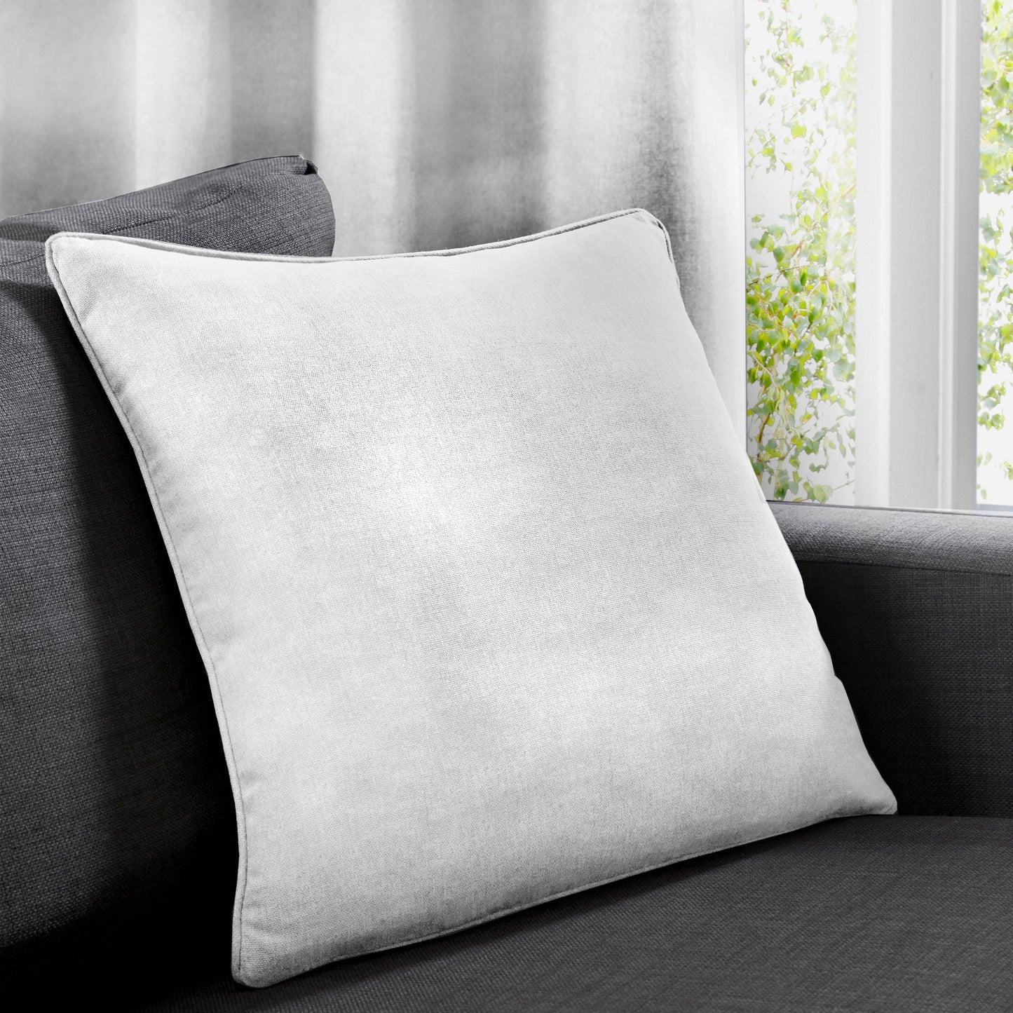 Sorbonne Cushion in White